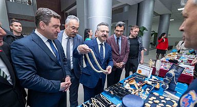 Vali Aksoy, kas hastası çocuk için düzenlenen panayıra katıldı