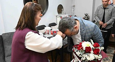 Vali Aksoy'dan şehit annesine Anneler Günü ziyareti