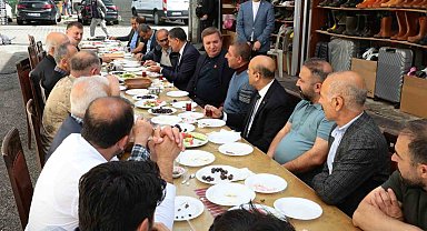 Vali Aydoğdu Buğday Meydanı esnafıyla bir araya geldi