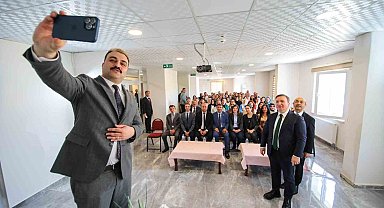 Vali Aydoğdu Çayırlı'da öğretmenlerle bir araya geldi
