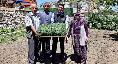 Vali Aygöl yarım asırlık evli Tekin ailesine misafir oldu
