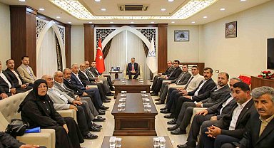 Vali Çelik, Şemdinli muhtarlarıyla bir araya geldi