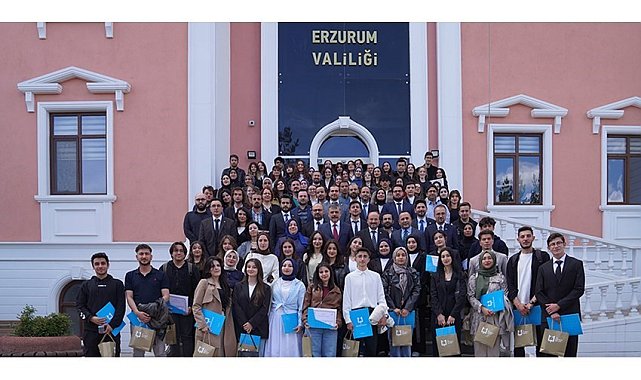 Vali Çiftçi'den Palandöken Ekonomi Forumu'nda görev alan ETÜ'lülere jest