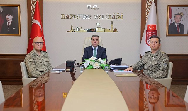 Vali Eldivan VKS üzerinden yapılan Asayiş ve Güvenlik Toplantısı'na katıldı