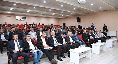Van Büyükşehir Belediyesi, Çatak ve Bahçesaray'da mahalle muhtarları ile buluştu