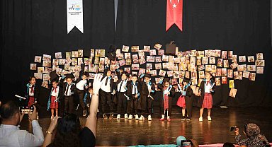 Van Büyükşehir Belediyesinin kreş öğrencilerinden yılsonu etkinliği
