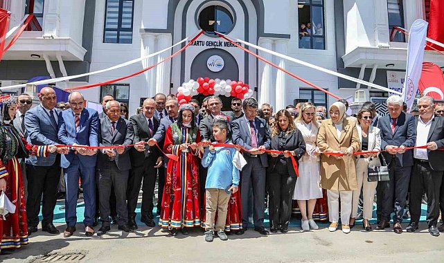 Van'da 4 gençlik merkezinin açılışı yapıldı