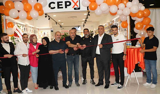 Van'da Cep X telefon mağazası açıldı