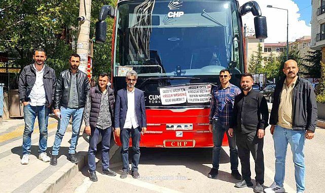 Van'da CHP Lideri Özgür Özel'e pankartlı protesto