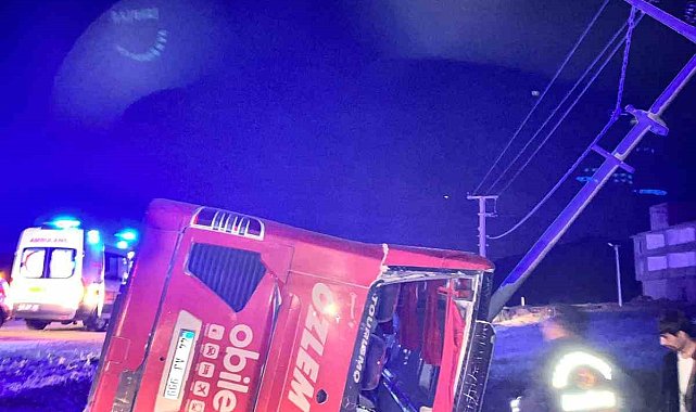 Van'da yolcu otobüsü kazası: 33 yaralı
