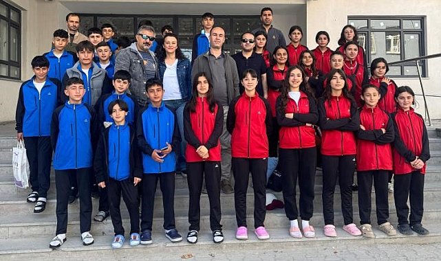 - Van'daki ortaokulun spor başarısı göz doldurdu
