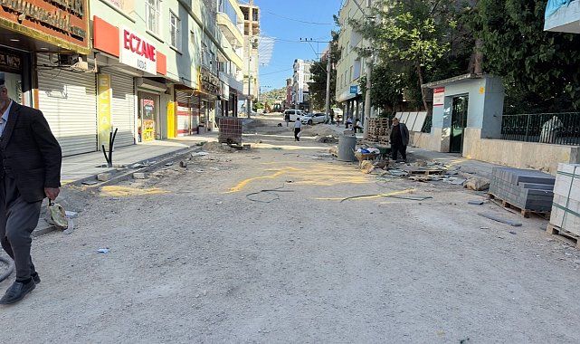 Vatandaşlar DEM'li belediyenin 3 aydır yolu ulaşıma açamamasına tepki gösterdi