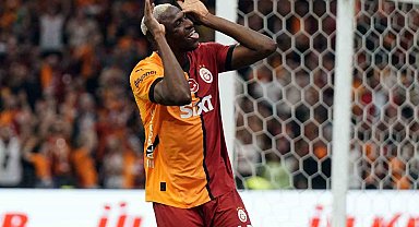 Victor Osimhen sezonu 37 golle tamamladı