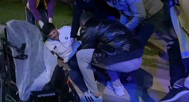 Virajı alamayan motosiklet kaldırıma çarptı: 2 yaralı