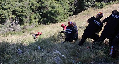 Virajı alamayan motosiklet uçuruma yuvarlandı