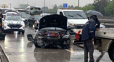 Yağmur kazayı beraberinde getirdi