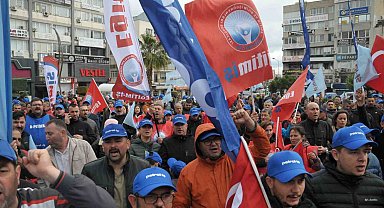 Yağmurlu havaya rağmen Aliağa'da 1 Mayıs kutlandı