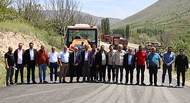 Yahyalı'da sıcak asfalt serimi başladı