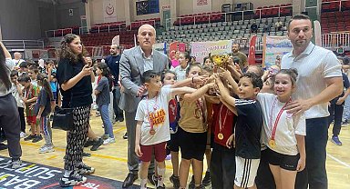 Yalova Çocuk Oyunları Şenliği renkli görüntülere sahne oldu