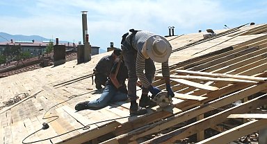 Yangında zarar gören işyerlerinde çalışmalar sürüyor