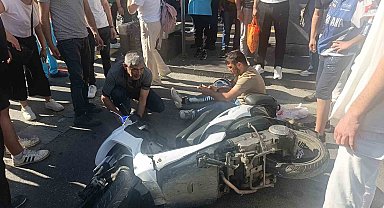 Yaya geçidinde motosikletler çarpıştı: 3 yaralı