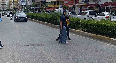 Yaya geçidini kullanmayan çocuğa motosiklet çarptı: 1 yaralı