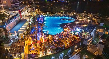 Yaz sezonu Bodrum'da görkemli geceyle başladı