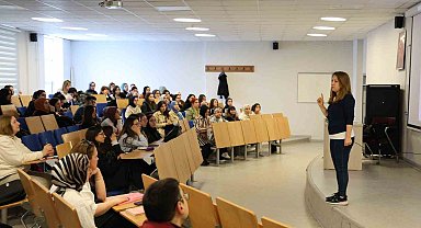 Yazıcı "Anlatacak bir hikayeniz varsa, dinleyecek birileri mutlaka vardır"