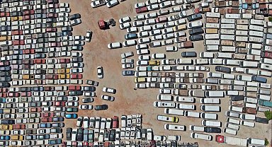 Yediemin otoparkları araç mezarlığına döndü, 25 yıldır bekleyen araçlar var