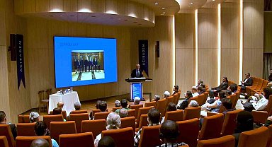 Yerli ve yabancı doktorlar böbrek naklini canlı izledi