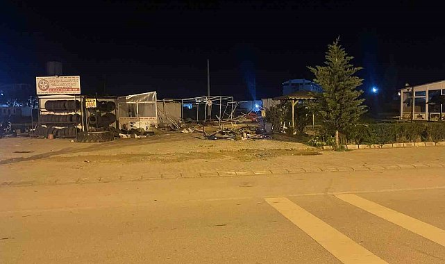 Yıkım yapılacak iş yerinde zabıta ekipleriyle çalışanlar arasında kavga: 5 yaralı