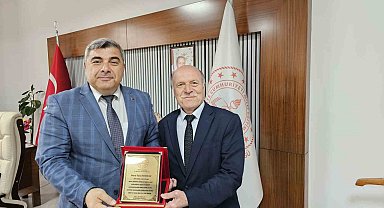 Yılların emektar eğitimcisi emekliye ayrıldı