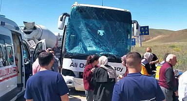 Yolcu otobüsü EDS direğini devirip karşı şeride geçti: 2 yaralı