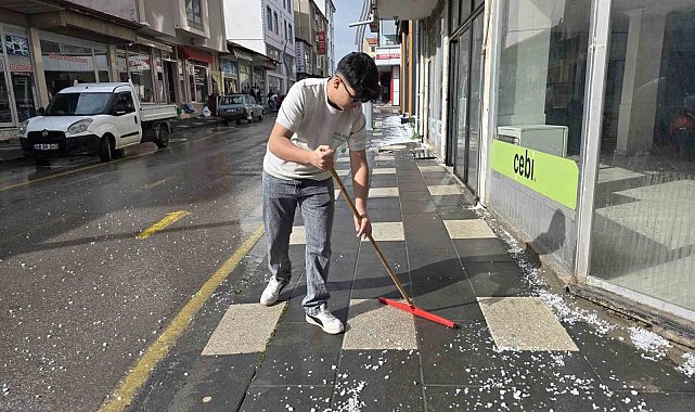 Yozgat'ta ceviz büyüklüğünde dolu yağdı