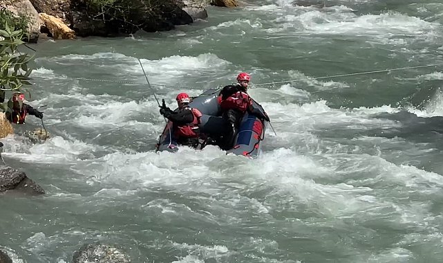 Yüksekova'da derede kaybolan İbrahim için arama çalışmaları devam ediyor
