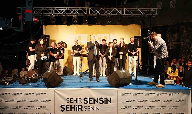 Yunusemre'de Balkan ezgileri yankılandı