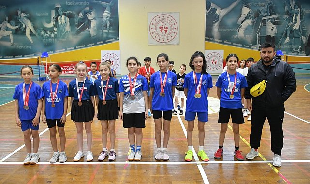 Yunusemreli badmintonculardan muhteşem başarı