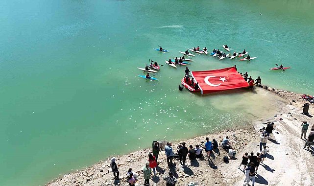 Yusufeli Barajı'nda kano ve rafting coşkusu