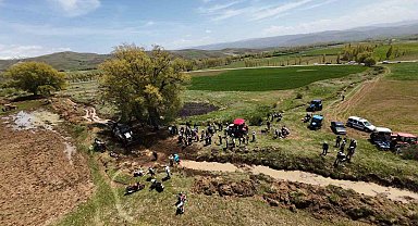 Yüzün üzerinde köylü tarım için bir araya geldi: 4 kilometre uzunluğundaki sulama kanalı imece usulüyle temizlendi
