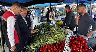 Zabıta ekiplerinden semt pazarında hijyen denetimi