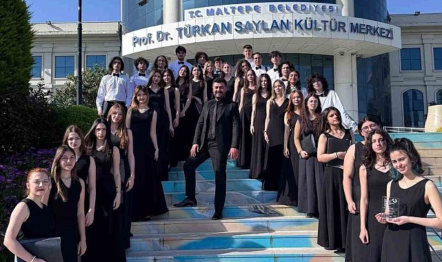 Zeki Müren Güzel Sanatlar Lisesi Çoksesli Korosu'ndan uluslararası başarı