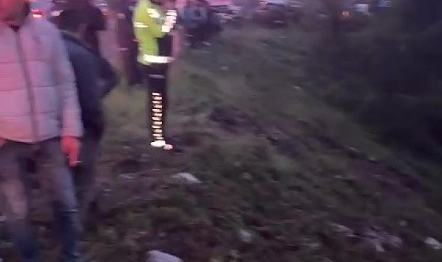 Zonguldak'ta otomobil dereye devrildi: 4 yaralı