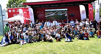 'Geleneksel Oyun Tırı' Söğüt'te çocuklarla buluştu