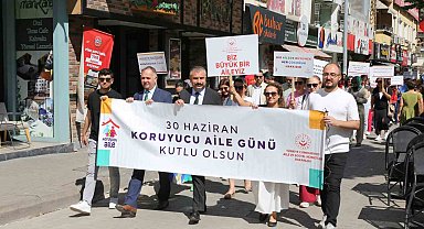 'Koruyucu Aile Günü' farkındalık yürüyüşü