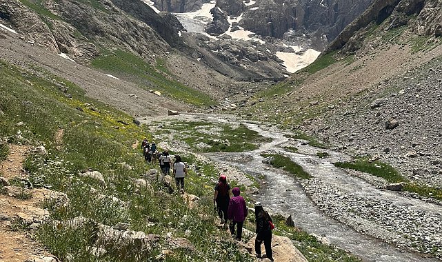 40 kişilik grup Cennet-Cehennem Vadisi'nde doğa yürüyüşü gerçekleştirdi