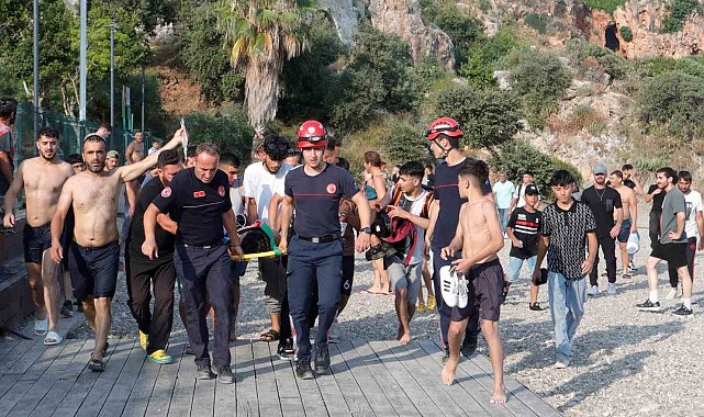 40 metrelik falezlerden atlayıp ağır yaralanan gencin tedavisi devam ediyor