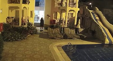 5.8 şiddetindeki deprem otelin havuzunu böyle etkiledi