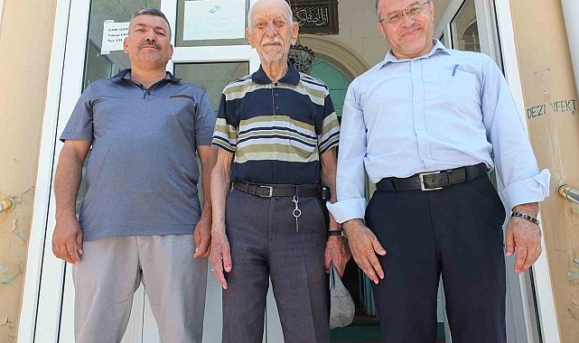 59 yıldır gönüllü müezzinlik yapıyor