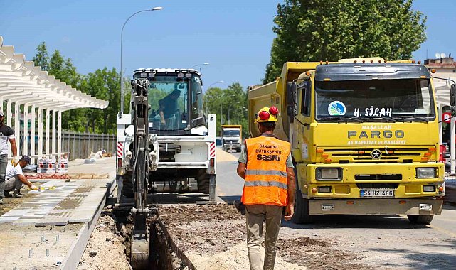 79 kişilik ekip metrobüs hattının 22 kilometrelik güçlü altyapısı için sahada