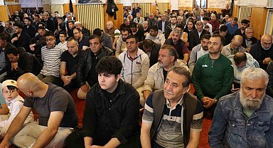 832 yıllık camide Kurban Bayramı namazı kılındı